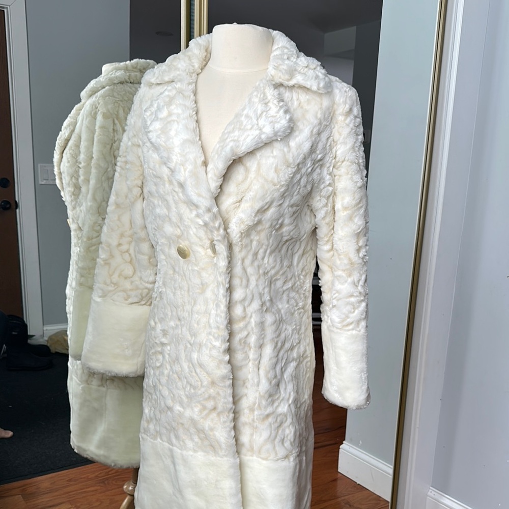 Off white Cream faux fur Jacket with Plush Texture and Oversized Silhouette
